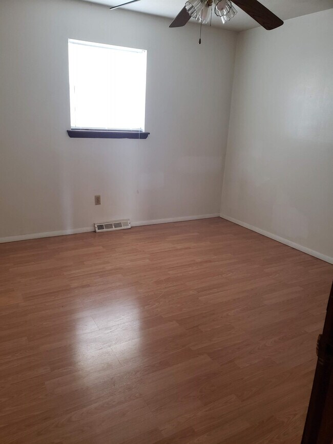 Building Photo - 2026 S Barcliff Ave