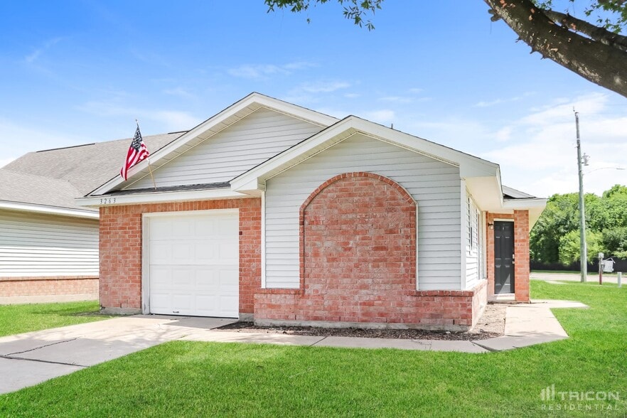 Primary Photo - 3263 Jorns St