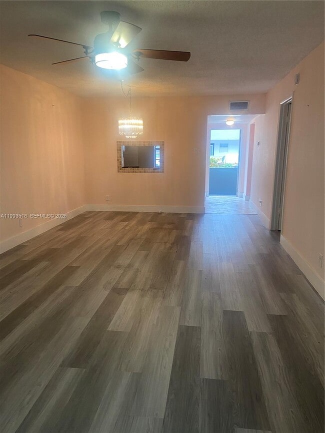 Building Photo - 7897 Golf Cir Dr