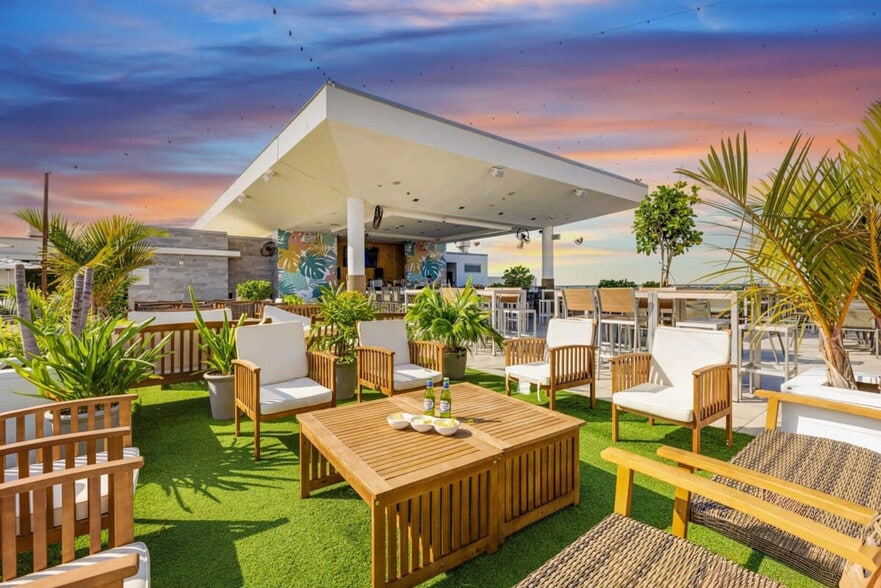 Building Photo - 327 Pierce St