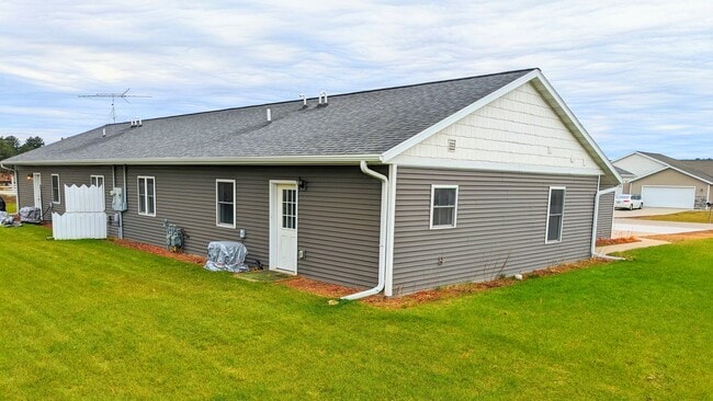 Building Photo - 3816 Kensington Pl