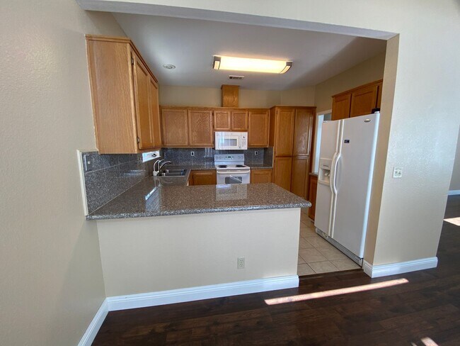 Building Photo - Lots of Natural Sunlight - Close to Travis Air Base - with No Rear Neighbors!