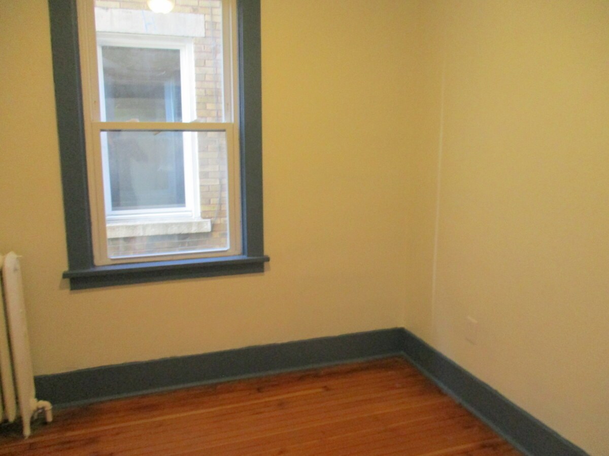 Building Photo - 326 Park Rd