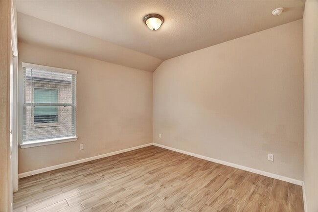 Building Photo - 388 Kendall Crest Dr