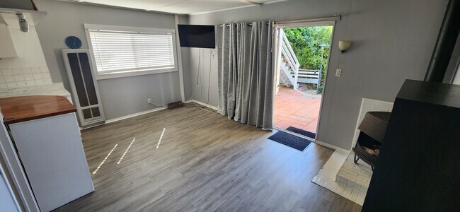 Building Photo - 1726 Ocean Way