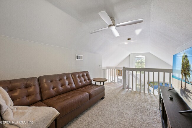 Building Photo - 13703 Richmond Park Dr N
