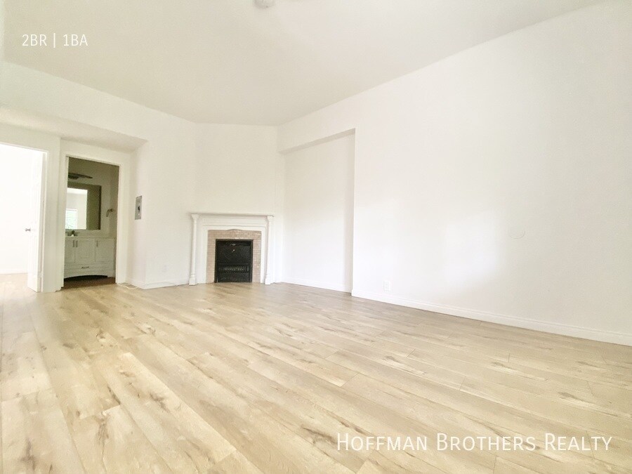 Building Photo - 2691 N Griffin Ave