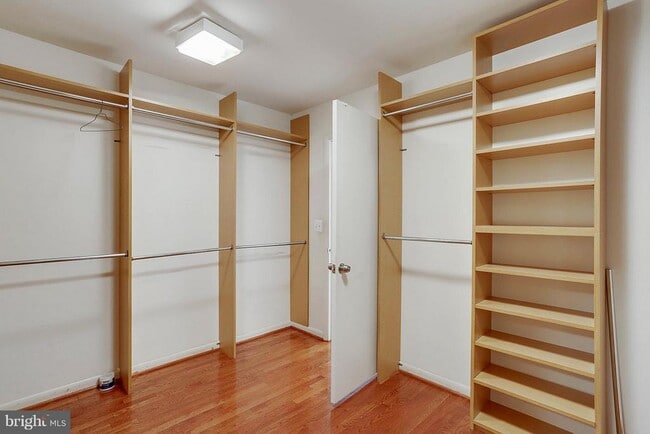 Building Photo - 9801 Clydesdale St