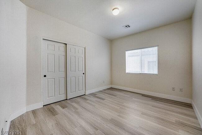 Building Photo - 10443 Alpine Edge Ave