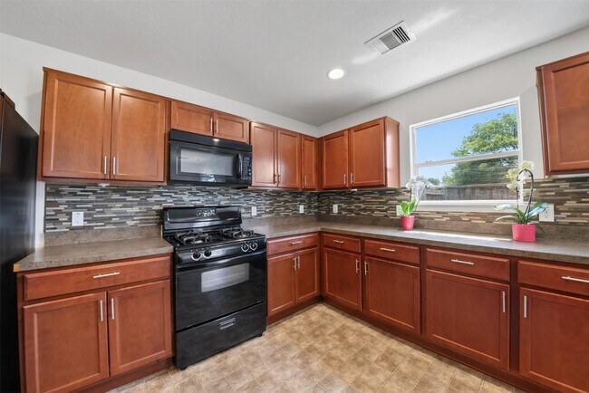 Building Photo - 15323 Trinity Meadow Dr