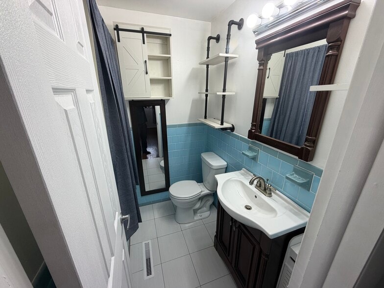 Building Photo - 105 bailey road