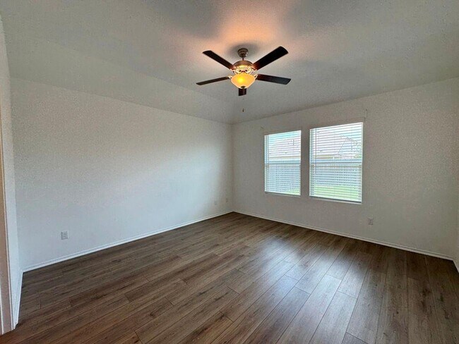 Building Photo - 208 Magione St