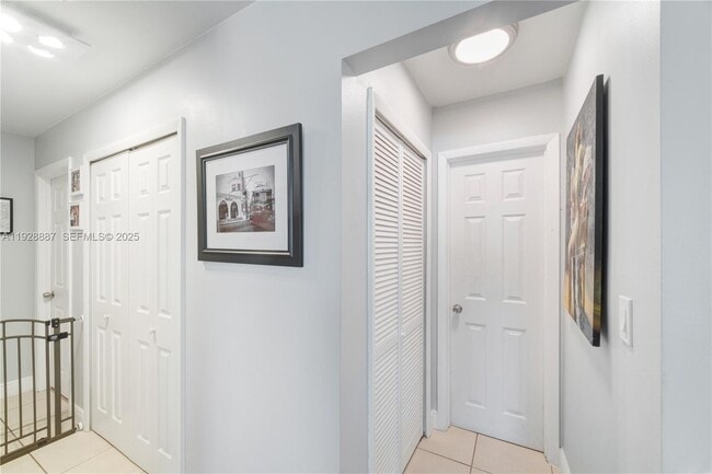 Building Photo - 10350 SW 4th St