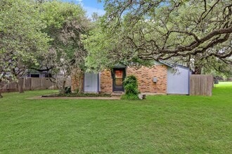 Building Photo - 1411 Gracy Farms Ln