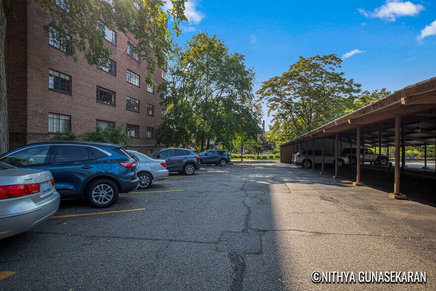 parking area - 505 Cherry St SE