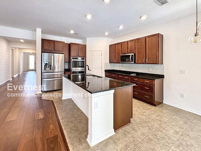 Building Photo - 10641 Cardera Dr