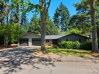 Building Photo - 3Bd/2Ba Single Story Home-For Viewing!