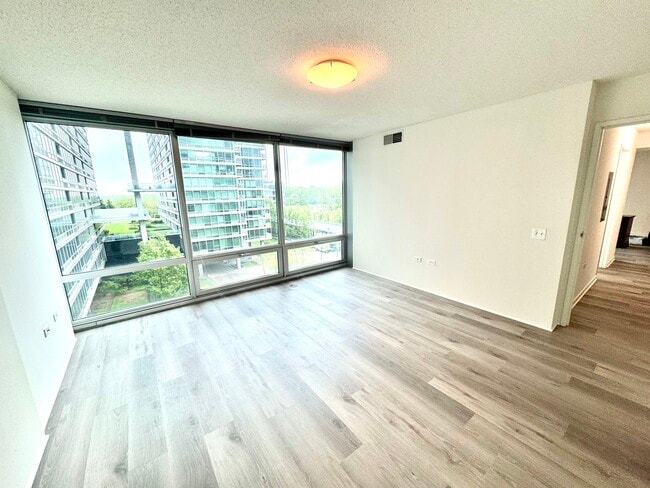Building Photo - 9725 Woods Dr