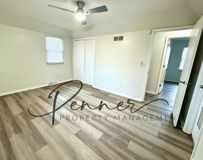 Building Photo - 101 SW Chicago St