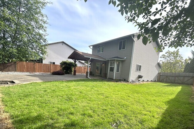 Building Photo - Beautiful Newly updated 4 bedroom 2.5 bath 1,582 Sq Ft Home  in Crown Ridge Estates
