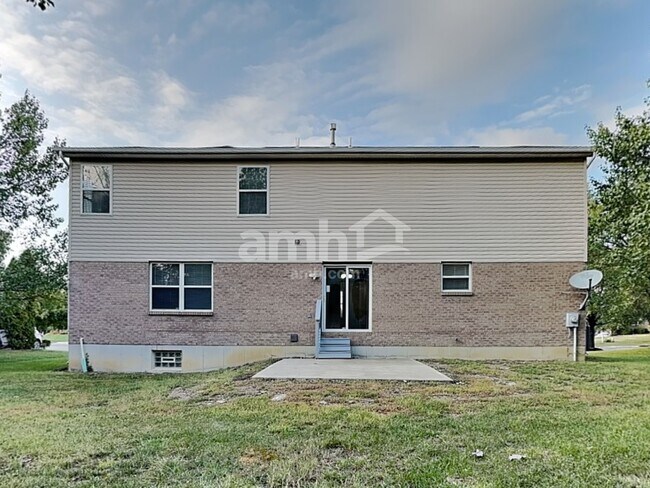 Building Photo - 3455 Lakebrook Ct