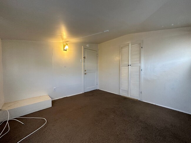 Building Photo - 725 1/2 Kern St Apt B -- West Valley Real ...