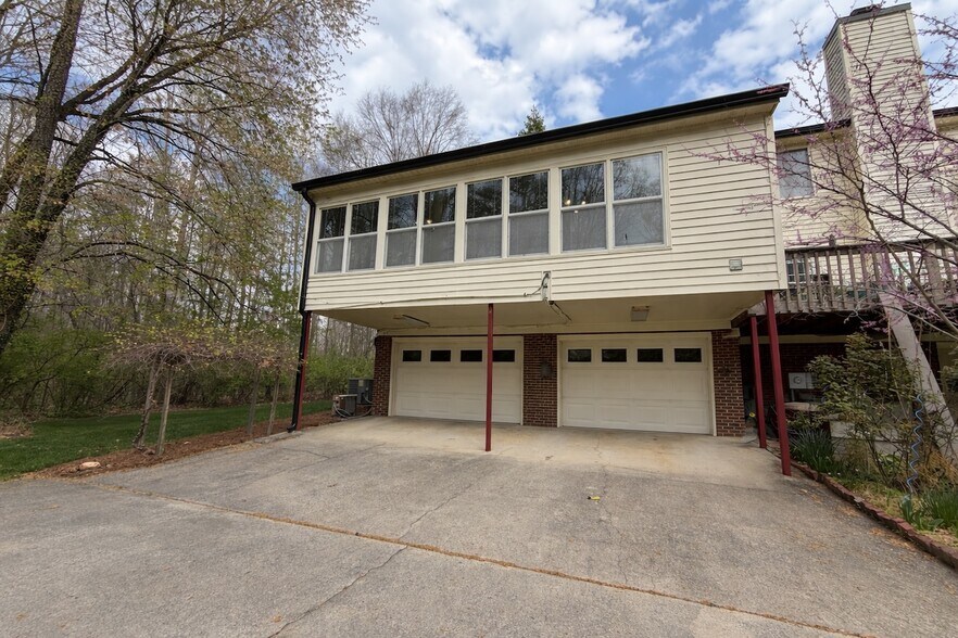 Building Photo - 1602 Ternberry Rd