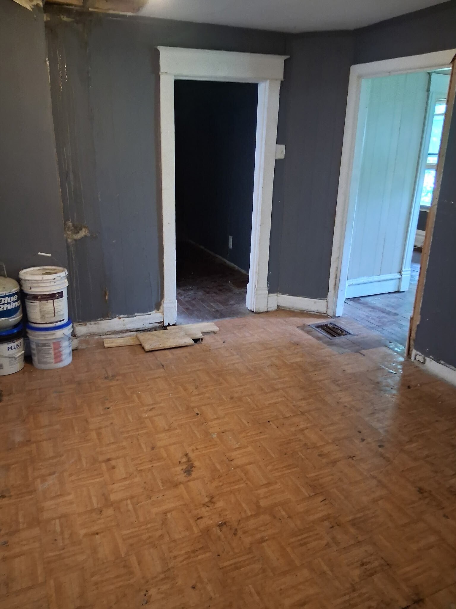 Building Photo - 3912 Beachwood Ave