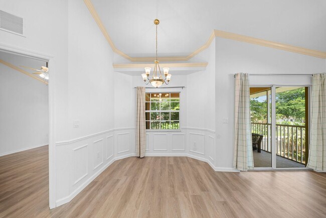 Building Photo - Nicely updated 3-bedroom, 2-bath upper-floor condo in Fort Myers