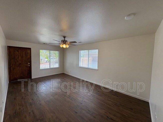 Building Photo - 514 N Summers St