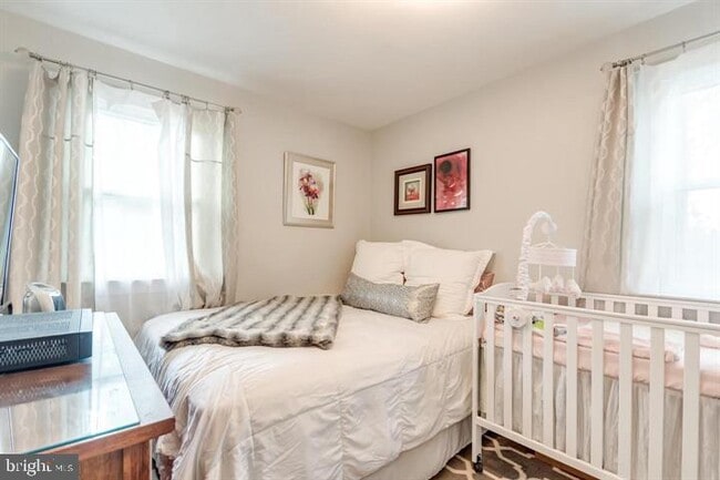 Building Photo - 523 Wayne Ave