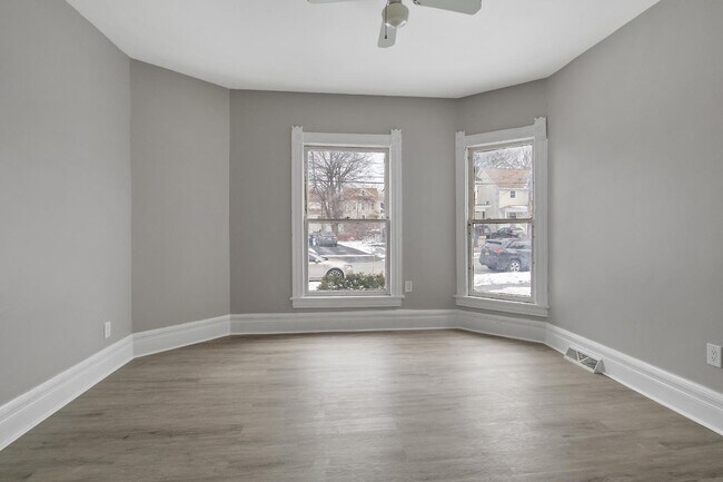 Building Photo - 304 Baker Ave