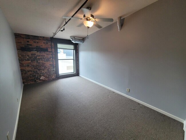 Building Photo - 102 N 3rd Street