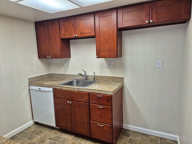 Building Photo - 3926001/70