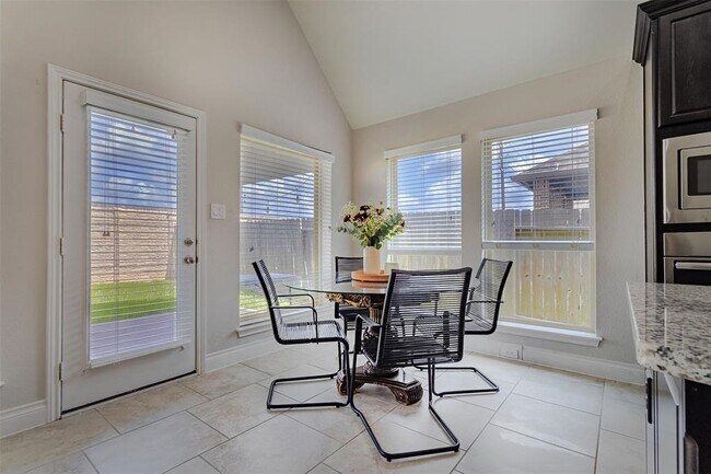 Building Photo - 3034 Hickory Springs Ln
