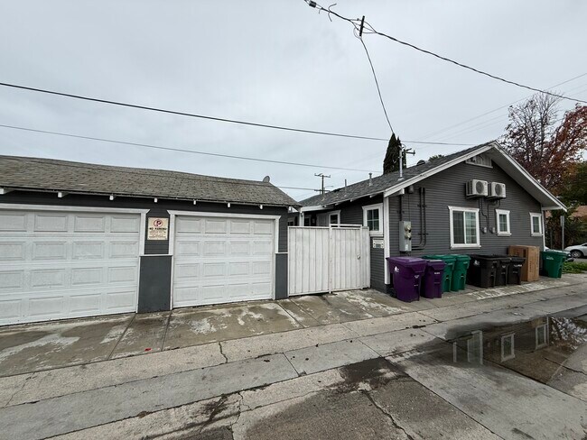 Building Photo - 1108 Orange Ave