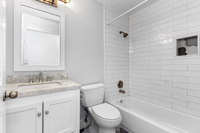 Building Photo - 1213 Nagle St