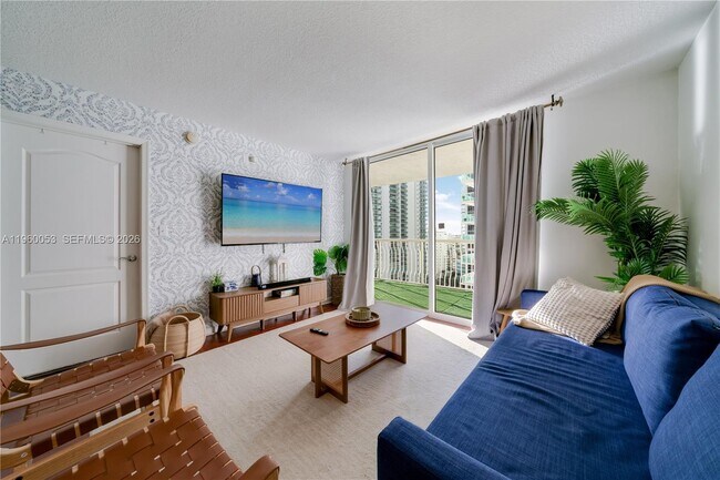 Building Photo - 1200 Brickell Bay Dr