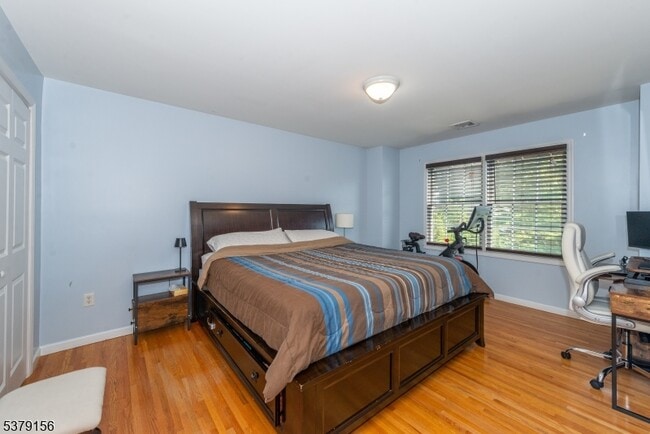 Building Photo - 95 Conover Ave