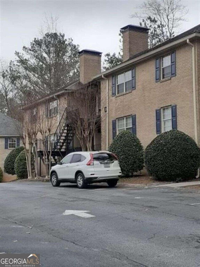Building Photo - 750 Dalrymple Rd