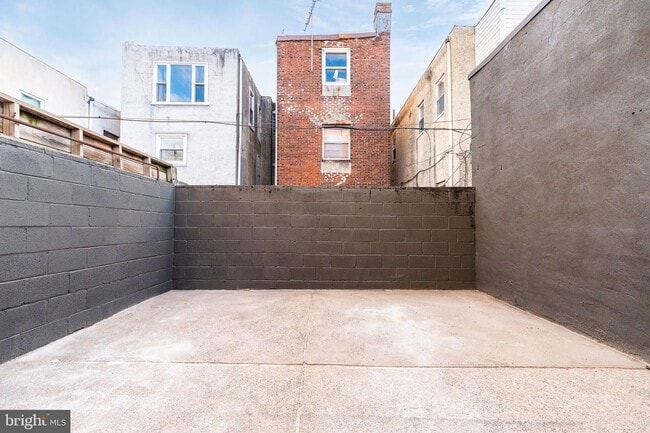 Building Photo - 814 Mountain St