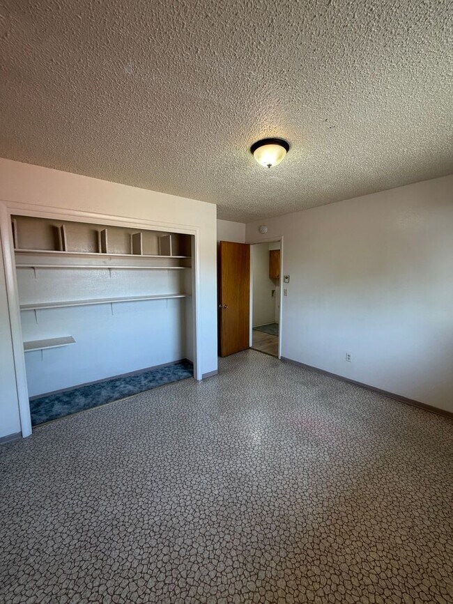 Building Photo - 2437 Garden Ave