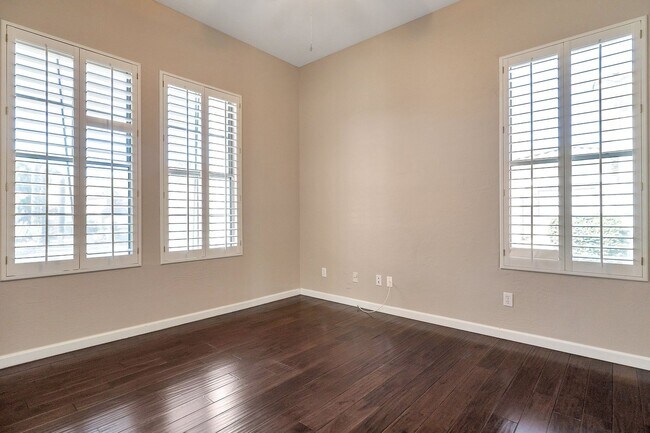 Building Photo - Stunning 4-bedroom, 3-bathroom home located in the desirable Scottsdale, AZ with a Casita! *RENT ...