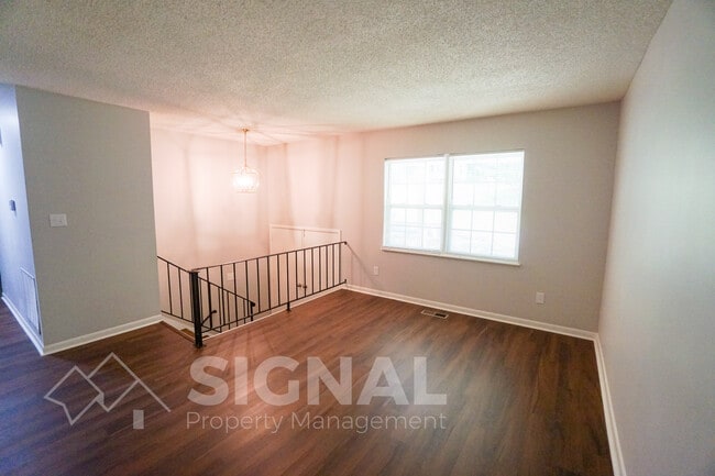 Building Photo - 105 Silverleaf Dr