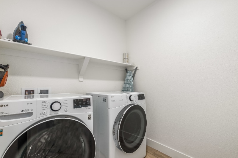 Building Photo - 5795 Champlain Dr