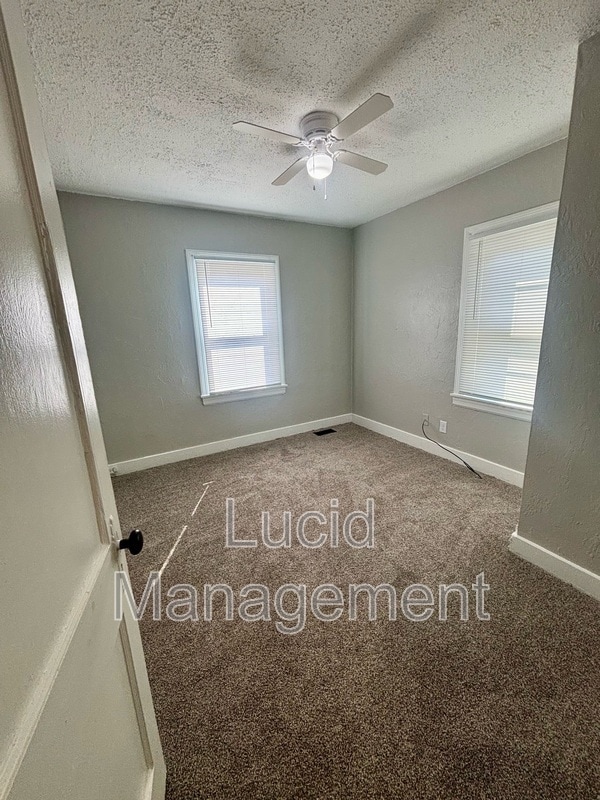 Building Photo - 1547 Longfield Ave