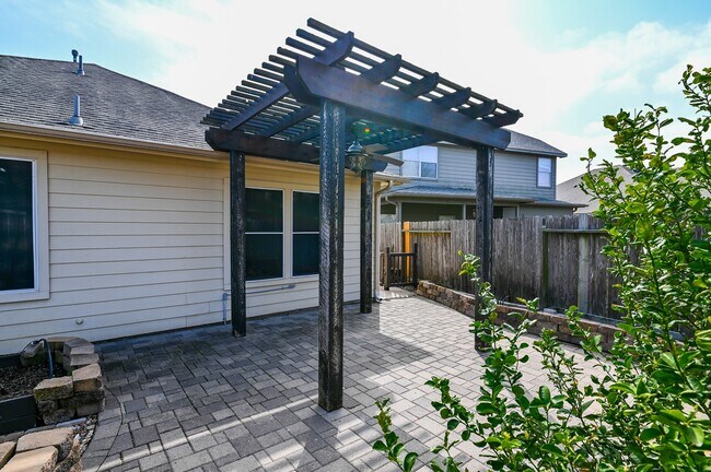 Building Photo - 2106 Castle Gardens Ln