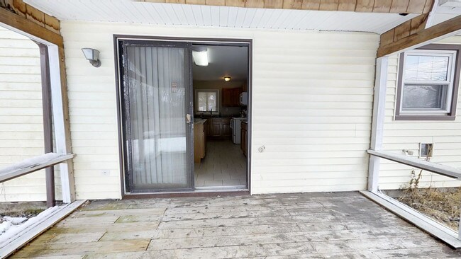 Building Photo - 47 Holstone Ln