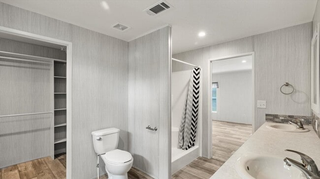 Building Photo - 30239 Clearview Dr
