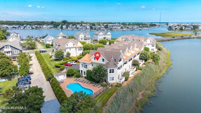 Building Photo - 10 Watersedge